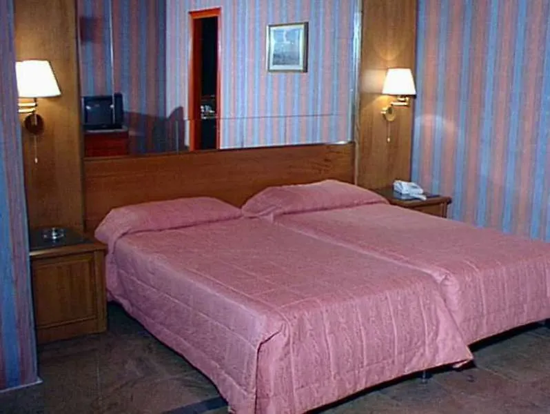 Madison Hotel Rom 3*,